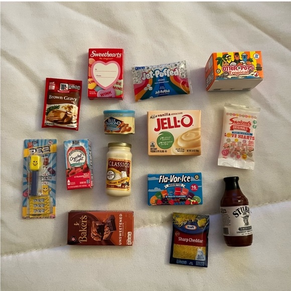 ENTIRE Mini Brands Collection *Collector’s case, metallic, gold rush* - Picture 5 of 10